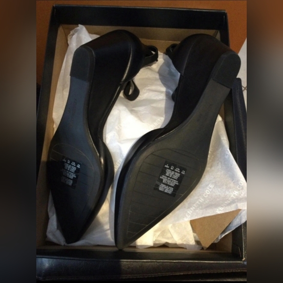 Kenneth Cole Ellis Ankle Strap D’Orsay Wedge Pump Size: 9.5 MED - Picture 8 of 8